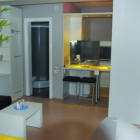 Chanovi Apartment *